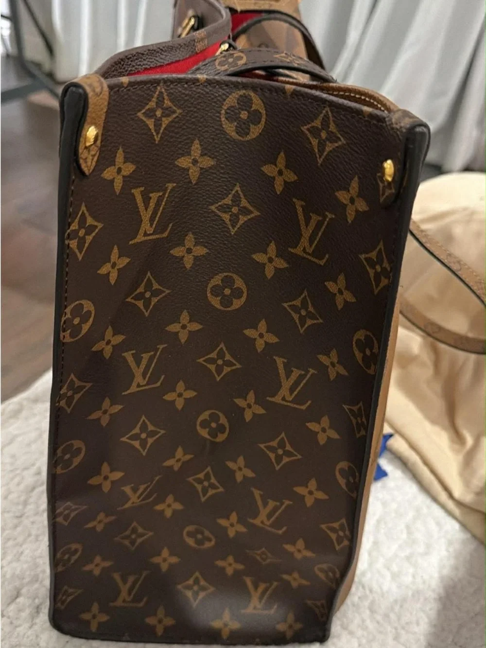 Louis Vuitton Brown Monogram Onthego Tote GM - Picture 15 of 16